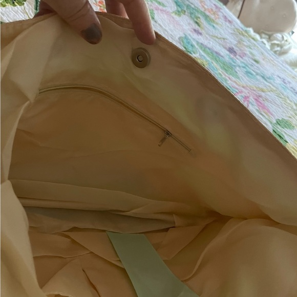 Tote - Picture 3 of 3